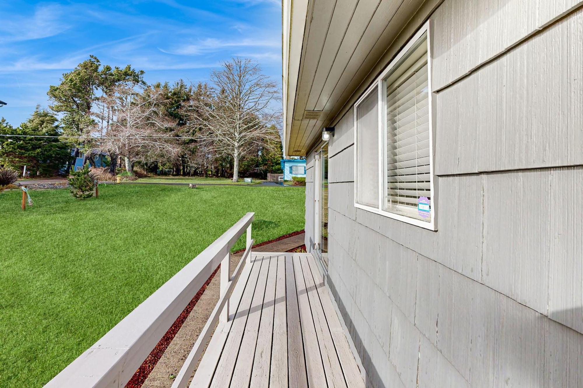 Crystal Rose Cottage Lincoln City Exterior photo